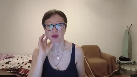 Snapshot of bellarose_2020 chatting on June 2026 07:07:01 PM Emma online show from June 2026 07:07:01 PM