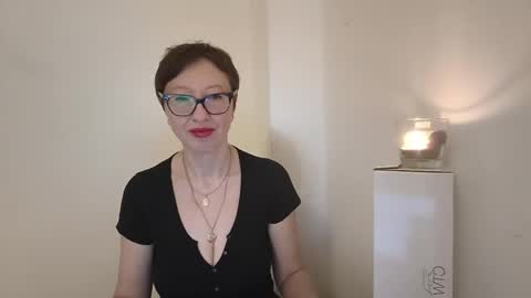 Snapshot of bellarose_2020 chatting on June 2026 07:03:02 PM Emma online show from June 2026 07:03:02 PM