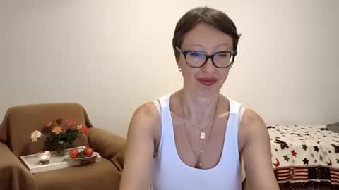 Snapshot of bellarose_2020 chatting on July 2026 07:17:01 PM Emma online show from July 2026 07:17:01 PM