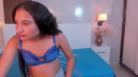 Snapshot of bellasky4 chatting on September 2025 12:17:02 PM Bella online show from September 2025 12:17:02 PM