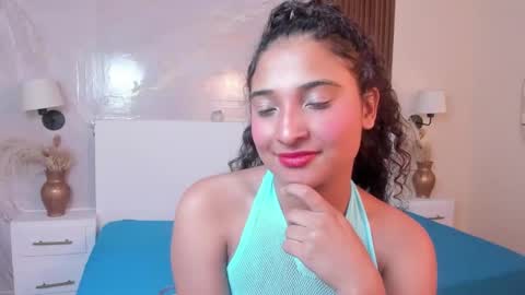 Snapshot of bellasky4 chatting on September 2025 12:28:01 PM Bella online show from September 2025 12:28:01 PM