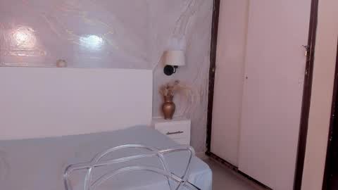 Snapshot of bellasky4 chatting on October 2025 12:25:02 PM Bella online show from October 2025 12:25:02 PM