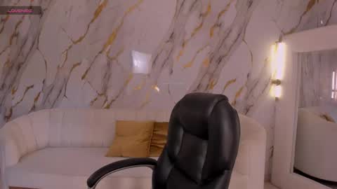 Snapshot of bellathompsonx_ chatting on March 2026 05:30:01 AM Bella online show from March 2026 05:30:01 AM