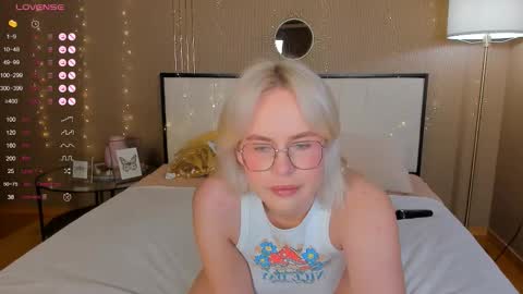 Bella online show from November 2025 12:46:02 AM