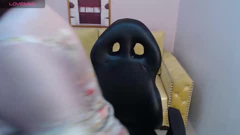 Bella online show from November 2025 11:49:02 AM