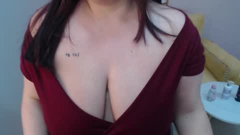 Bella online show from December 2025 04:44:01 PM