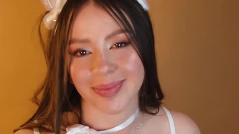 Snapshot of bellawoods_ chatting on April 2026 01:10:02 PM laukyubey online show from April 2026 01:10:02 PM