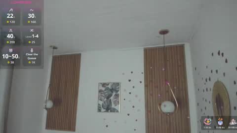 Snapshot of bellawoods_ chatting on April 2026 12:41:01 PM laukyubey online show from April 2026 12:41:01 PM
