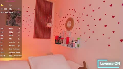 Snapshot of bellawoods_ chatting on April 2026 02:12:02 PM laukyubey online show from April 2026 02:12:02 PM