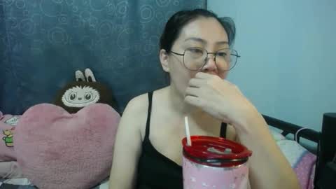 Bella online show from November 2025 10:41:02 PM