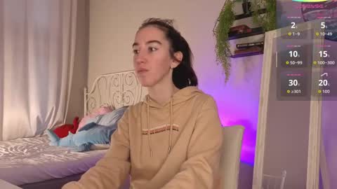 Bella online show from September 2025 03:36:01 PM