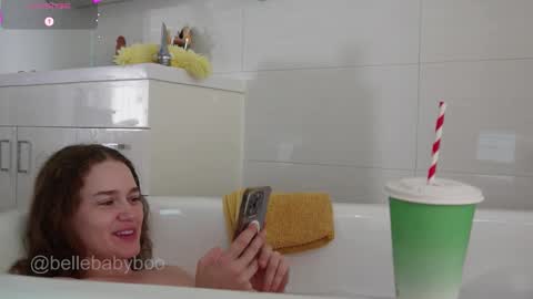 Snapshot of bellebabyboo chatting on February 2026 03:40:01 AM BELLE online show from February 2026 03:40:01 AM