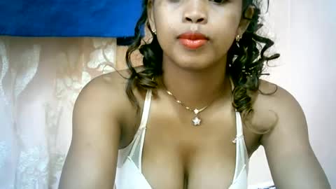 Snapshot of bellibellah chatting on June 2026 05:42:02 AM BelliBellah online show from June 2026 05:42:02 AM