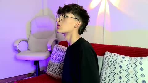 Neon online show from October 2025 11:21:02 AM