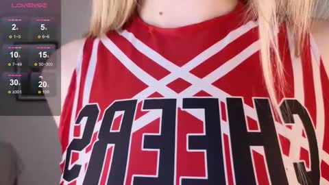 Vicki online show from November 2025 06:19:02 PM