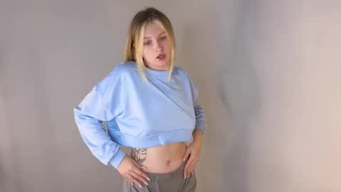 Vicki online show from November 2025 06:18:02 PM