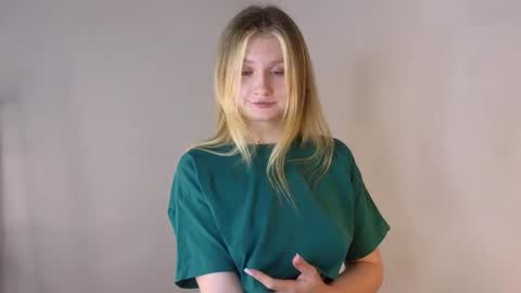 Vicki online show from November 2025 06:08:01 PM