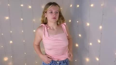 Vicki online show from November 2025 06:11:02 PM