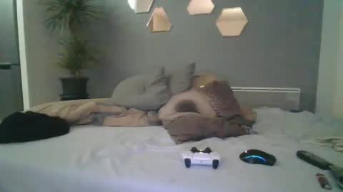 benbare13 online show from February 2025 05:35:01 PM