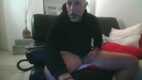 benbare13 online show from November 2025 05:13:02 PM