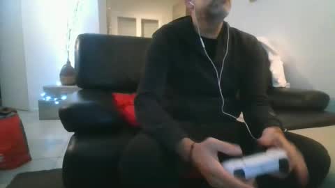 benbare13 online show from November 2025 08:08:02 PM