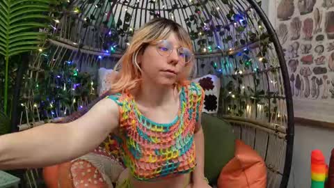 Snapshot of bendingofwillow chatting on October 2025 12:02:02 PM Willow online show from October 2025 12:02:02 PM