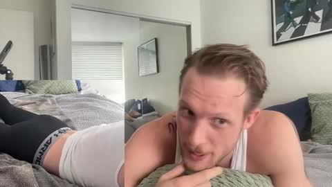 Snapshot of bendoverxo chatting on November 2025 08:22:02 PM bendoverxo online show from November 2025 08:22:02 PM