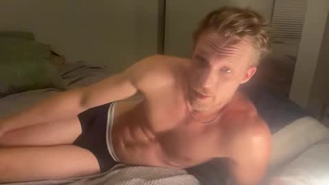 Snapshot of bendoverxo chatting on November 2025 09:42:02 AM bendoverxo online show from November 2025 09:42:02 AM