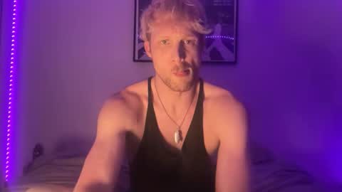 Snapshot of bendoverxo chatting on February 2026 07:03:02 AM bendoverxo online show from February 2026 07:03:02 AM