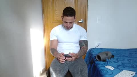 benjamin_isaac online show from January 2025 08:48:02 PM