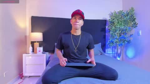 BENJAMIN online show from February 2025 01:35:01 AM