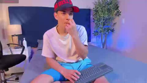 BENJAMIN online show from February 2025 04:41:02 AM