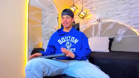 BENJAMIN online show from October 2025 10:14:02 AM