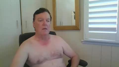 Snapshot of benjoid chatting on November 2025 01:18:01 AM benjoid online show from November 2025 01:18:01 AM