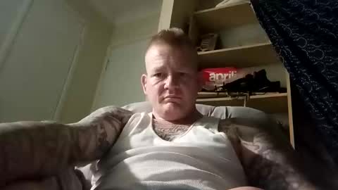 Snapshot of bennyinbrissy chatting on April 2026 04:11:01 PM bennyinbrissy online show from April 2026 04:11:01 PM
