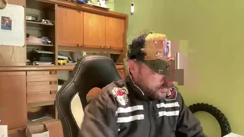 benochau online show from April 2026 10:19:02 AM