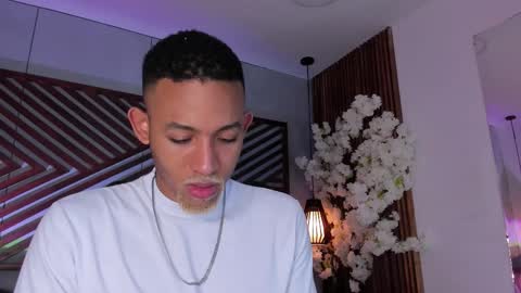 bento_fox online show from December 2025 03:45:02 AM