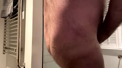 benz10001 online show from November 2025 04:12:01 AM