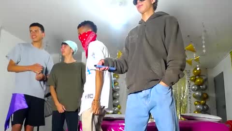 benz boys online show from February 2025 12:43:02 PM