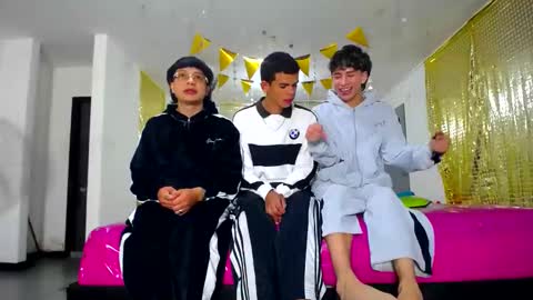 benz boys online show from March 2025 12:12:02 PM