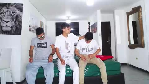 benz boys online show from October 2025 12:02:02 PM