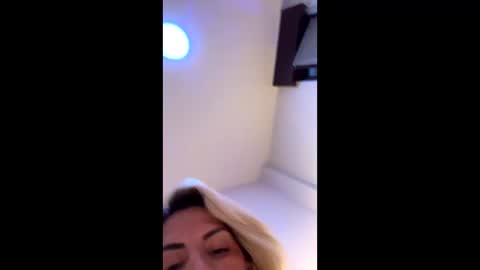 berechucky online show from September 2025 09:30:01 PM