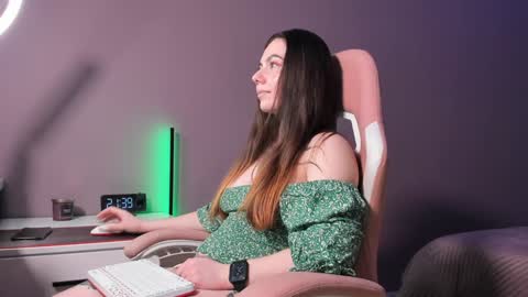 Snapshot of beriesniks chatting on December 2024 02:38:01 PM BeriesNiks online show from December 2024 02:38:01 PM