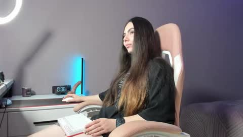 Snapshot of beriesniks chatting on September 2025 05:07:01 PM BeriesNiks online show from September 2025 05:07:01 PM