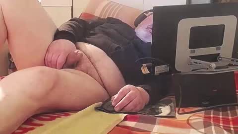 berlinerbaer1963 online show from September 2025 07:28:01 PM