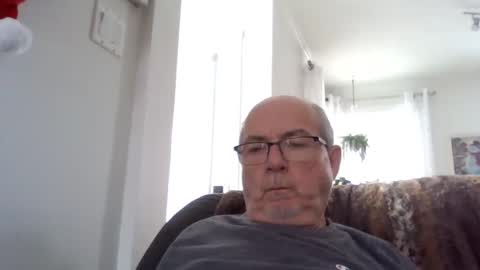 bernard1102 online show from December 2024 02:30:01 PM