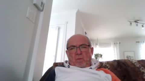 bernard1102 online show from January 2025 08:35:01 PM