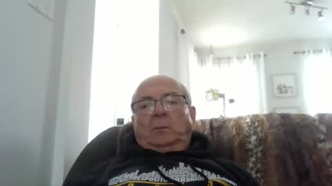 bernard1102 online show from March 2026 04:25:02 PM