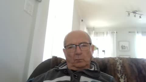 bernard1102 online show from April 2026 02:39:02 PM