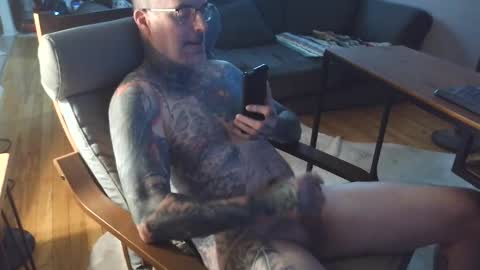 bernhard666 online show from September 2025 12:37:02 PM